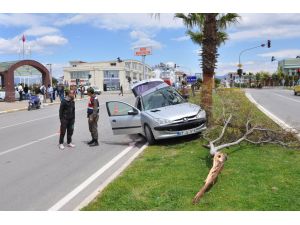 Yurtta Trafik Kazaları: 1 Ölü, 15 Yaralı