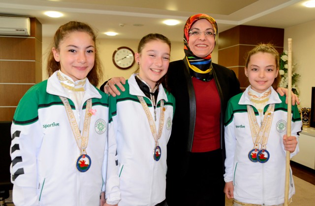 Toru sporcuları ödüllendirdi