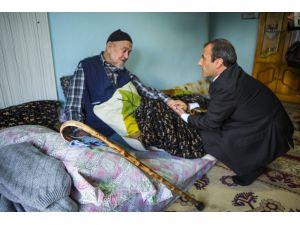 Cumhuriyetle Yaşıt Yaşlılara ''Gözü Gibi'' Bakıyorlar