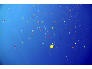 Serebral Palsi'ye Dikkat Çekmek İçin Yüzlerce Balon Uçuruldu