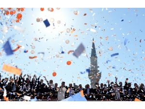 Ak Partili Adaylardan İstanbul'da "Sevgi Yürüyüşü"