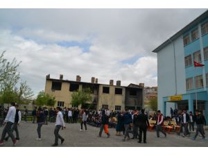 Siirt'te DAEŞ Bahanesiyle İzinsiz Gösteriler