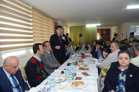 Türel Konyalılarla bir araya geldi