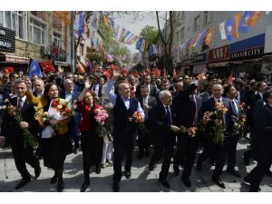 Ak Partili Adaylardan "Sevgi Yürüyüşü"