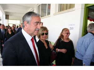 KKTC'de Halk, Cumhurbaşkanı Seçimi İçin Sandık Başında