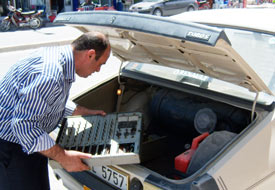 Kesinti radyo yayınına ara verdirdi