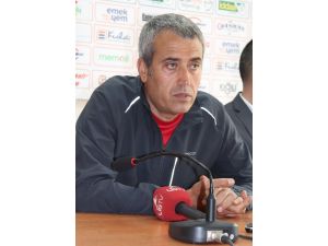 Balıkesirspor Teknik Direktörü Özdeş İstifa Etti