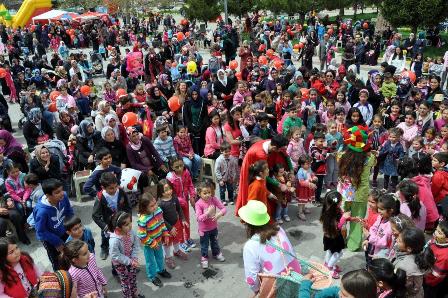 23 Nisan şenlikleri ile çocuklar doyasıya eğlendi