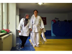 "Fadim Teyze" 65 Yaşında Judoya Başladı