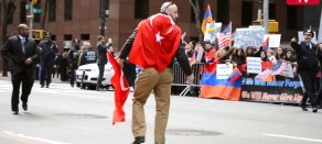 ABD'de Türk Bayrağı'nı Yerde Bırakmayan Genç, Sakaryalı Çıktı