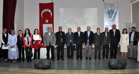 NEÜ’de sokak hayvanlarının sorunları konuşuldu
