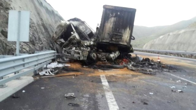 Feci kaza! Baba oğul yanarak can verdi