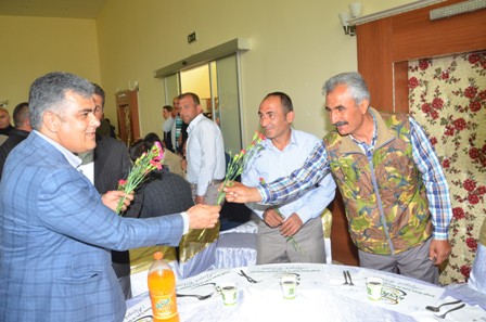 Özgüven, işçilerle ile bir araya geldi