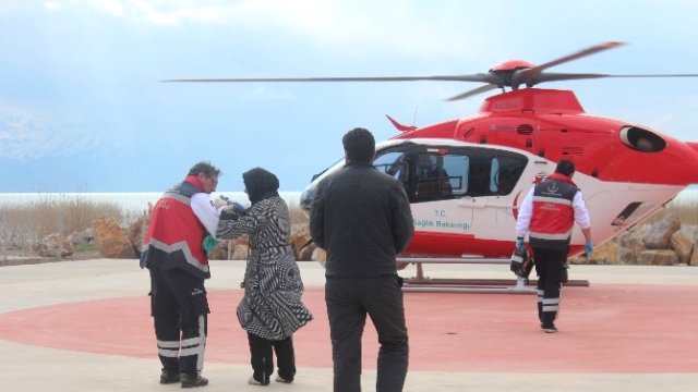 Konya'da Tarım İlacından Zehirlenen Çocuğa Helikopter Ambulans