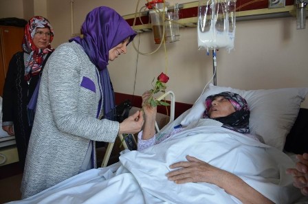Usta, hastaları ziyaret etti