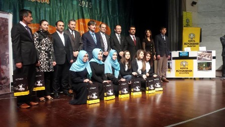 Anadolu İHL öğrencileri yarı finalde