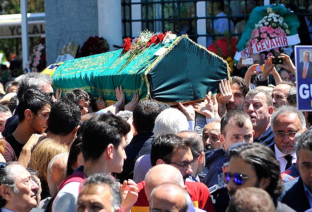 Zeki Alasya son yolculuğuna uğurlandı