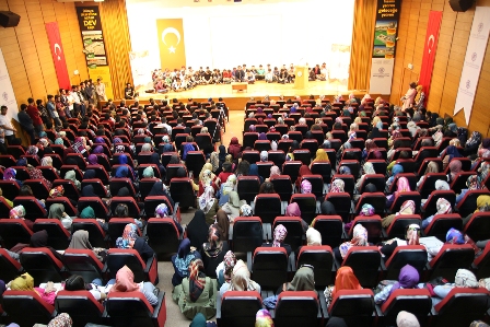 Konya’da Gençler Konağı Semineri Çoşkulu Geçti