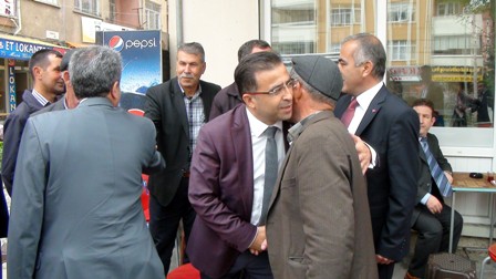 Ünal seçim çalışmalarını sürdürüyor