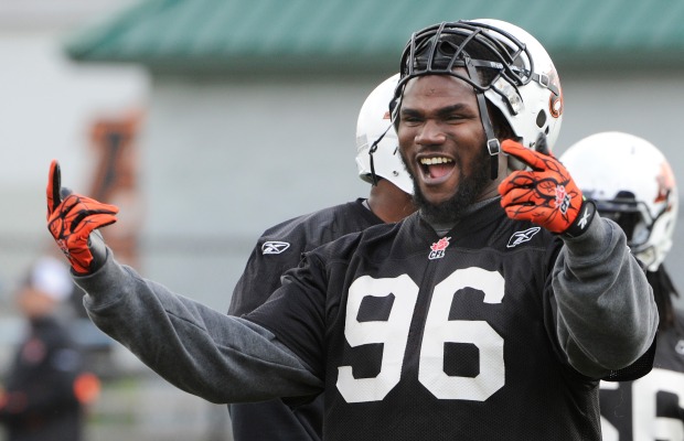 Yahudi Soykırımını Reddeden Tweeti Başına Dert Oldu