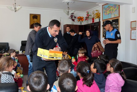 Öğrencilerden Emniyet Amirliğine ziyaret