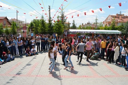 “11. Geleneksel Gençlik Şöleni”