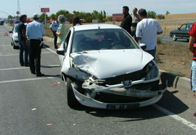 Kulu'da kırmızı ışıkta kaza