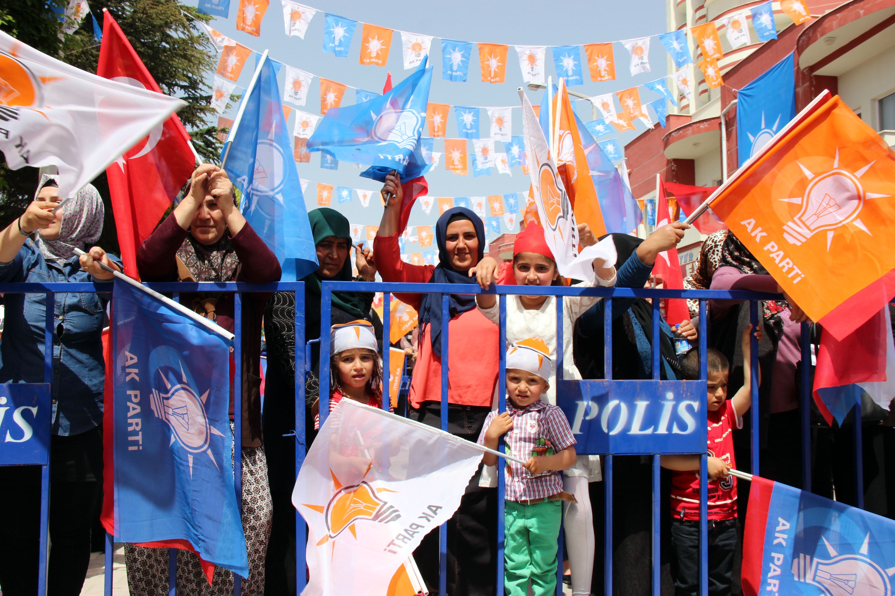 Başbakan Yardımcısı Akdoğan Konya'da konuştu