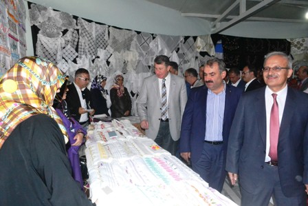 “Sisi’yi, darbecileri ve batıyı kınıyorum”