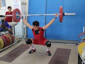Halterde Gençlik Kupası sahibini buldu