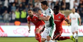 Konyaspor Beşiktaş'ı şampiyonluktan etti