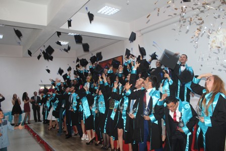 SÜ Beyşehir Ali Akkanat Turizm Fakültesi'nde mezuniyet heyecanı