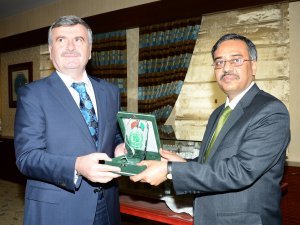 Pakistan Büyükelçisi Mahmood’tan Akyürek’e ziyaret