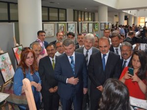 Konya'da “Pakistan’ın sanatı ve mimarisi” konulu resim sergisi açıldı