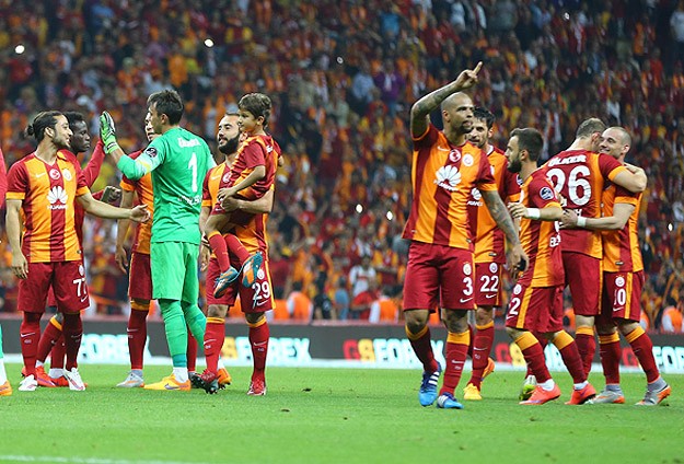 Galatasaray 15 Yıl Sonra Yine Çifte Şampiyonluk İstiyor
