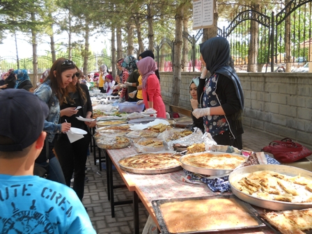 Kaşınhanı Cumhuriyet İlkokulundaki Kermese yoğun ilgi