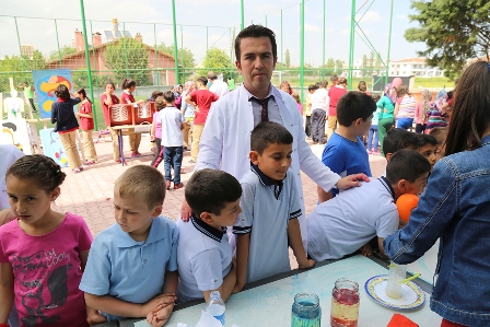 Öğrenciler bahar şenliğinde eğlendi