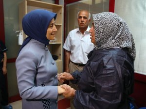 Sare Davutoğlu Mutlu Kaya'yı ziyaret etti