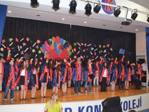 TED Konya Koleji’nde mezuniyet kepleri atıldı