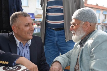 AK Parti heyeti vatandaşlarla buluştu