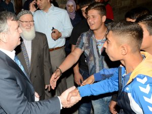 Başkan Akyürek Berat Kandili’nde Mevlana Meydanı’ndaydı