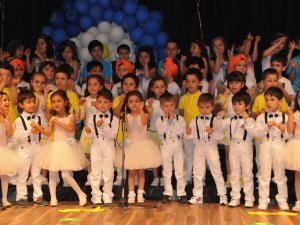 Anasınıfı öğrencilerinden mezuniyet gecesi