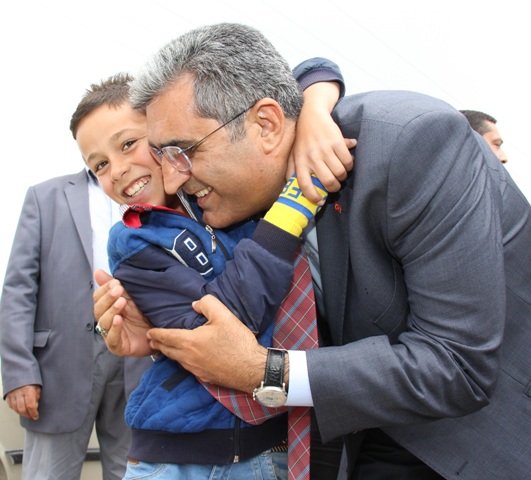 Adayların seçim çalışmaları