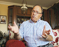 Demokrasi, öncelikli mesele değil