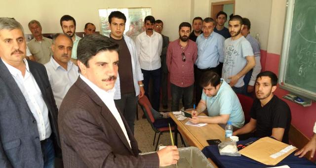 Yasin Aktay oyunu Siirt'te kullandı