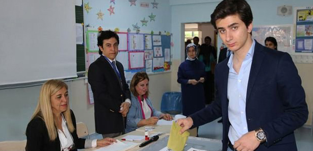 Mehmet Davutoğlu'nun ilk oy heyecanı