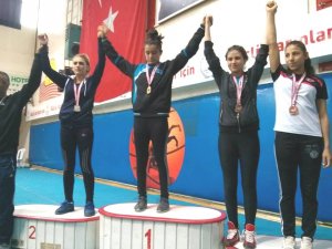 Konya Telekomsporlu bayan güreşçi  Nurufe Duman, Türkiye birincisi oldu