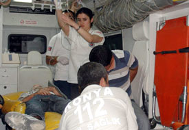 Akören'de bir kişi oğlunu bıçakladı