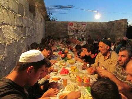 Dost Eli Ramazan’da birçok ihtiyaç sahibi aileye ulaşacak