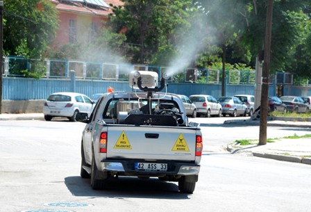 Meram’da ilaçlama çalışmaları sürüyor